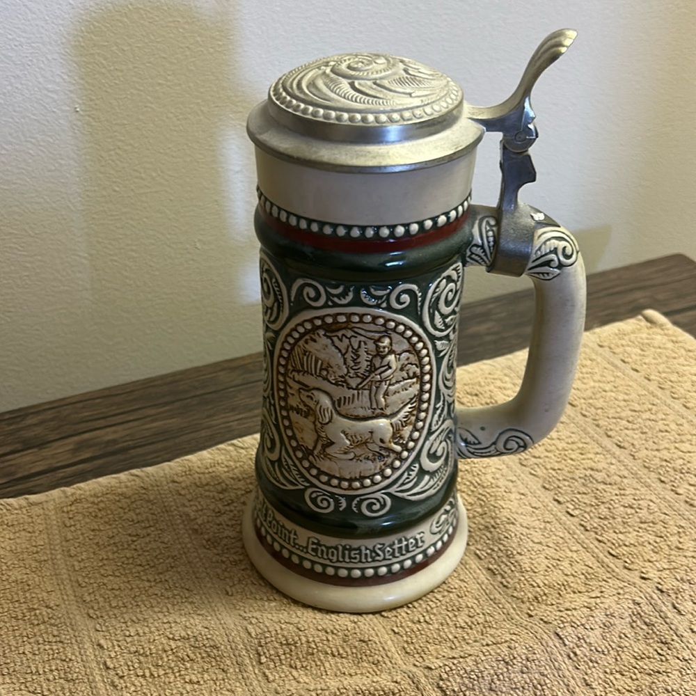 Vintage Avon 1978 Hunting and Fishing English Setter Collectible Stein org box
